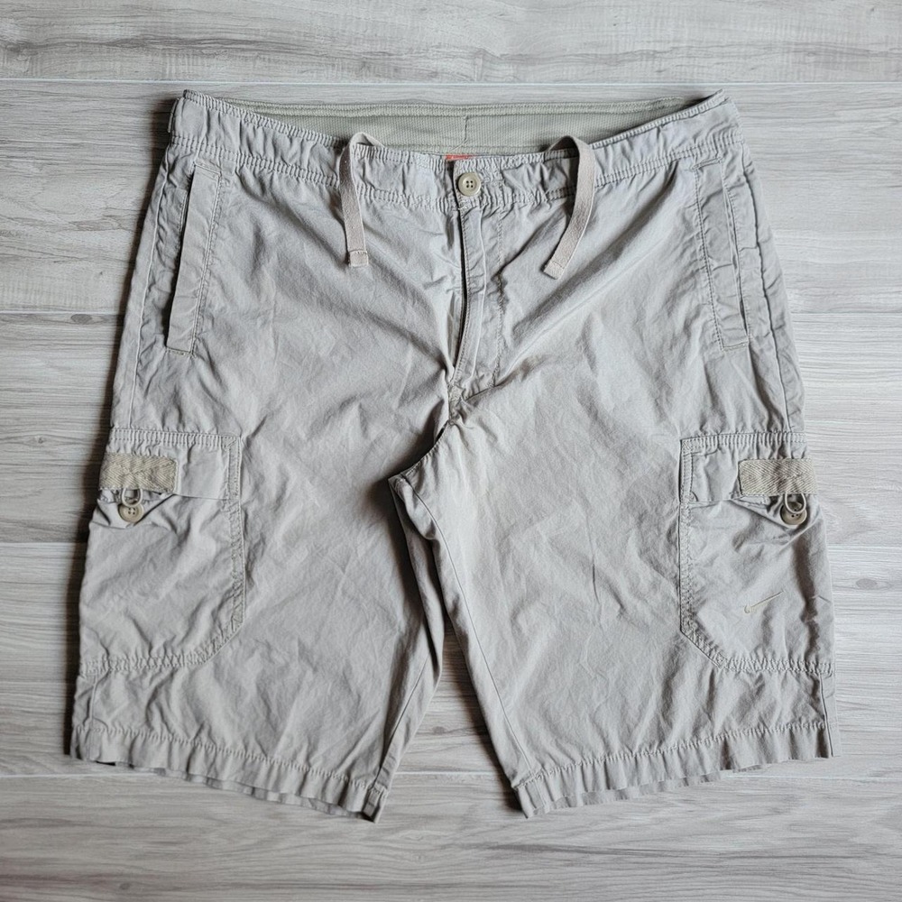 Vintage Y2K Nike Cargo Essential Shorts